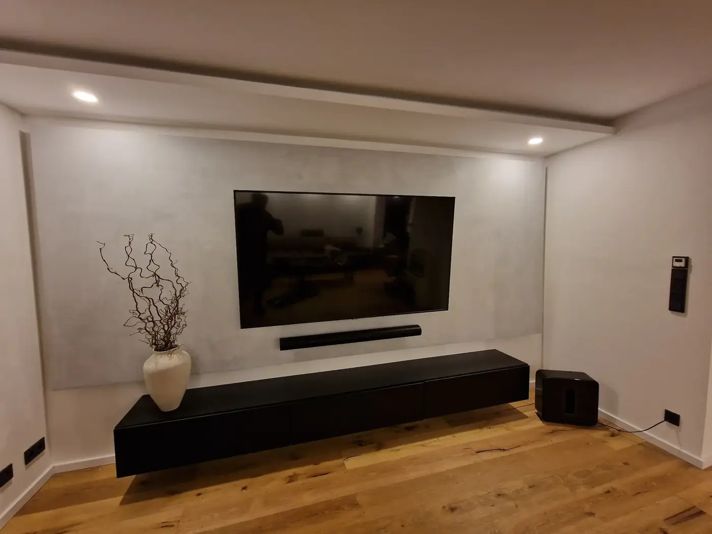 Von myImmoBau ausgebauter Wohnraum mit integriertem Lichtkonzept